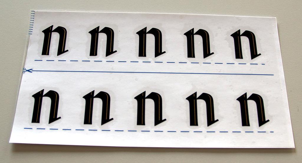 Grabkreuzbeschriftung - 36mm, Zeichen 'n', 10 Stück pro Blatt