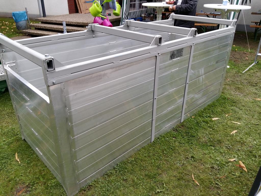 Schalkasten aus Alu rundum geschlossen, 160 cm hoch, Typ HB